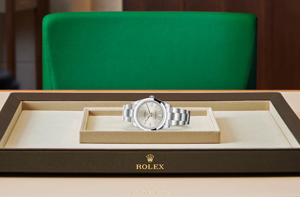 Rolex Oyster Perpetual in Oystersteel M124300 0001